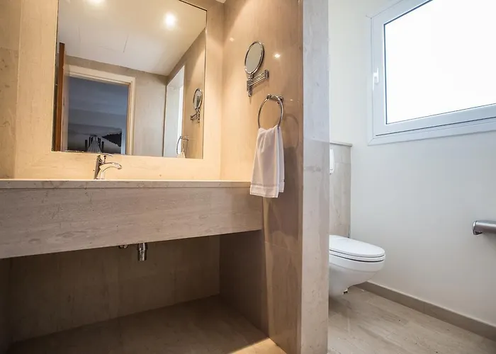 Vila Leana Front Line Protaras