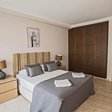 Вилла Leana Front Line *