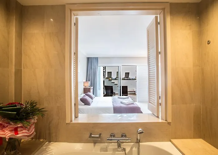 Leana Front Line Вилла *