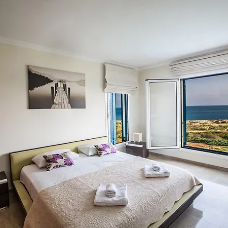 Villa Leana Front Line Protarász