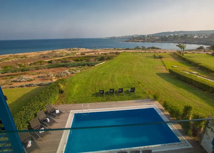 Leana Front Line וילה *