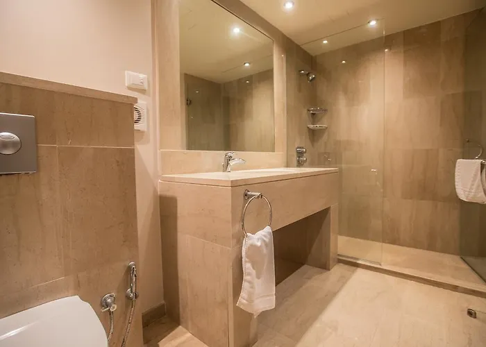 וילה Leana Front Line *