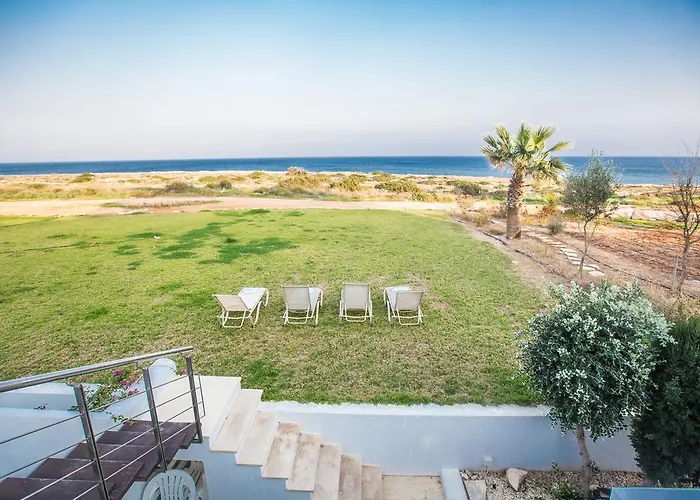 Leana Front Line וילה פרוטאראס