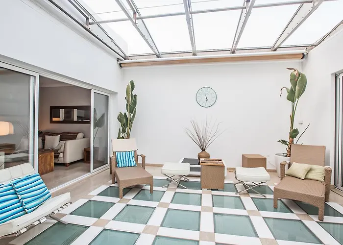 Leana Front Line Πρωταράς