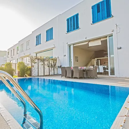 Leana Front Line Villa Protaras