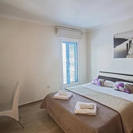 Leana Front Line Villa Protaras